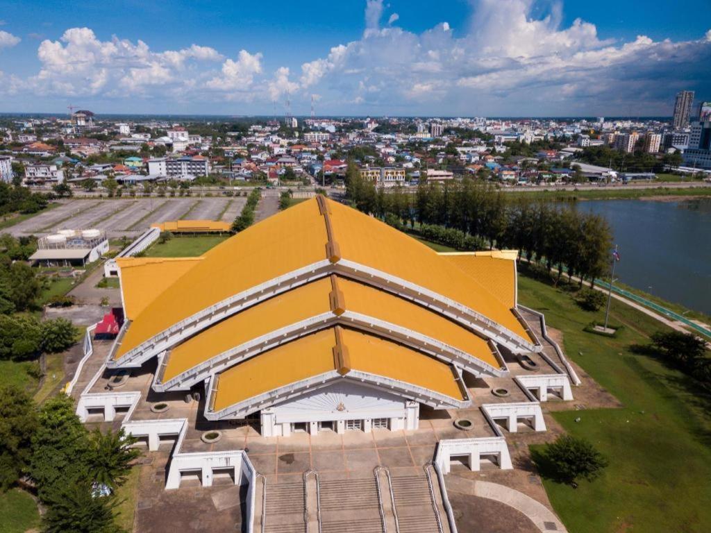 พรรณทิพา เรสซิเด้นซ์  Hotel ขอนแก่น ภายนอก รูปภาพ